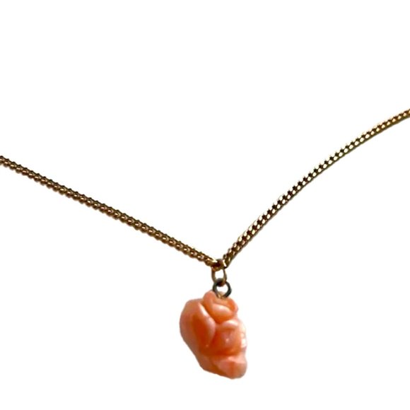 Jewelry - Carved coral rose flower pendant gold chain vintage 18” necklace floral dainty